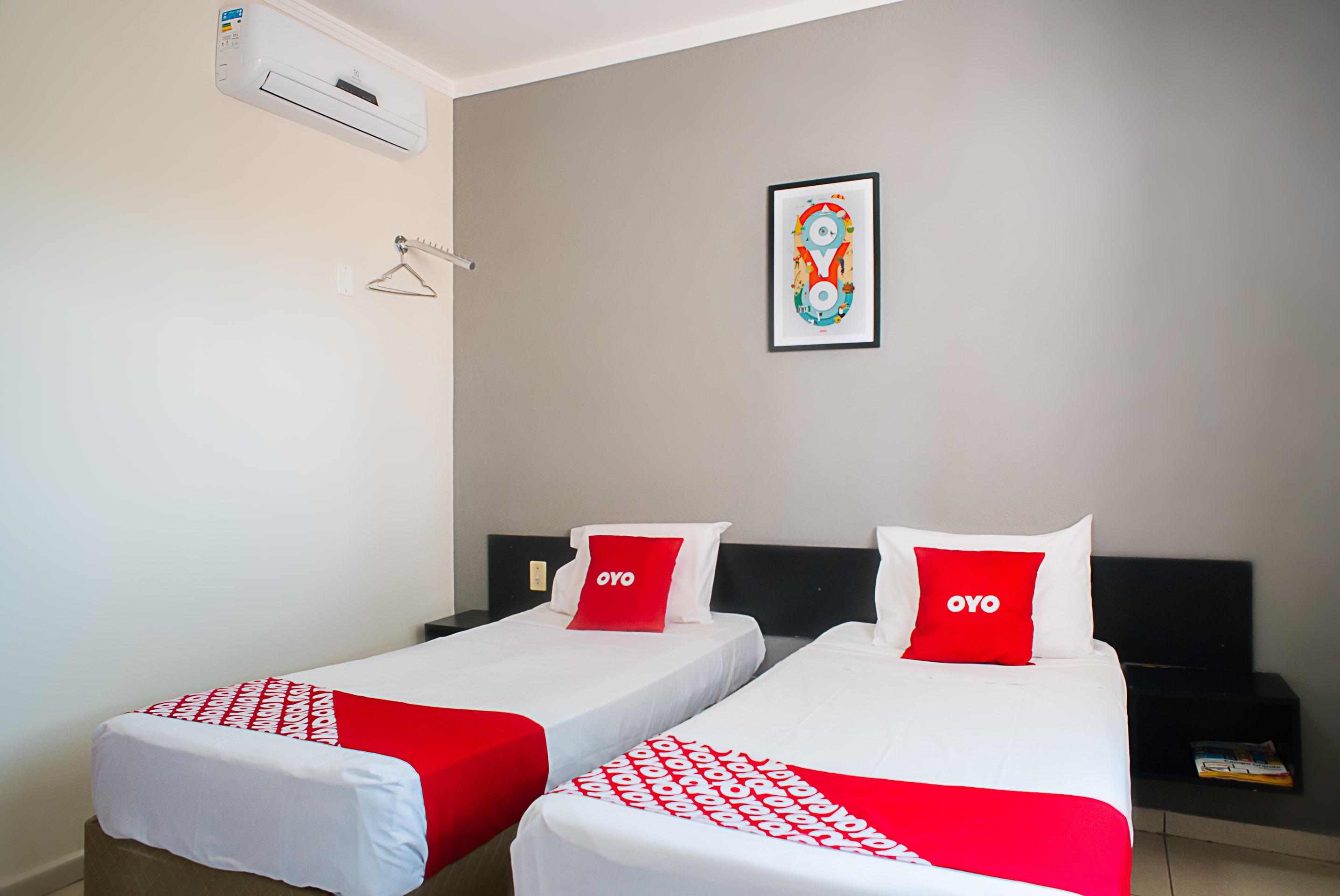 Oyo Cerrado Hotel, Campo Grande Campo Grande  Eksteriør bilde A room at an OYO hotel in India